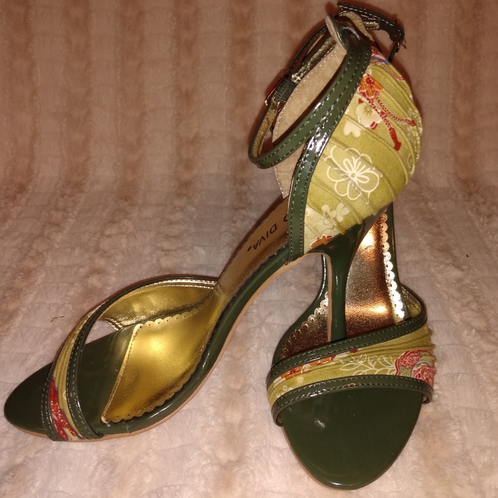 Floral Cherry blossom Pump